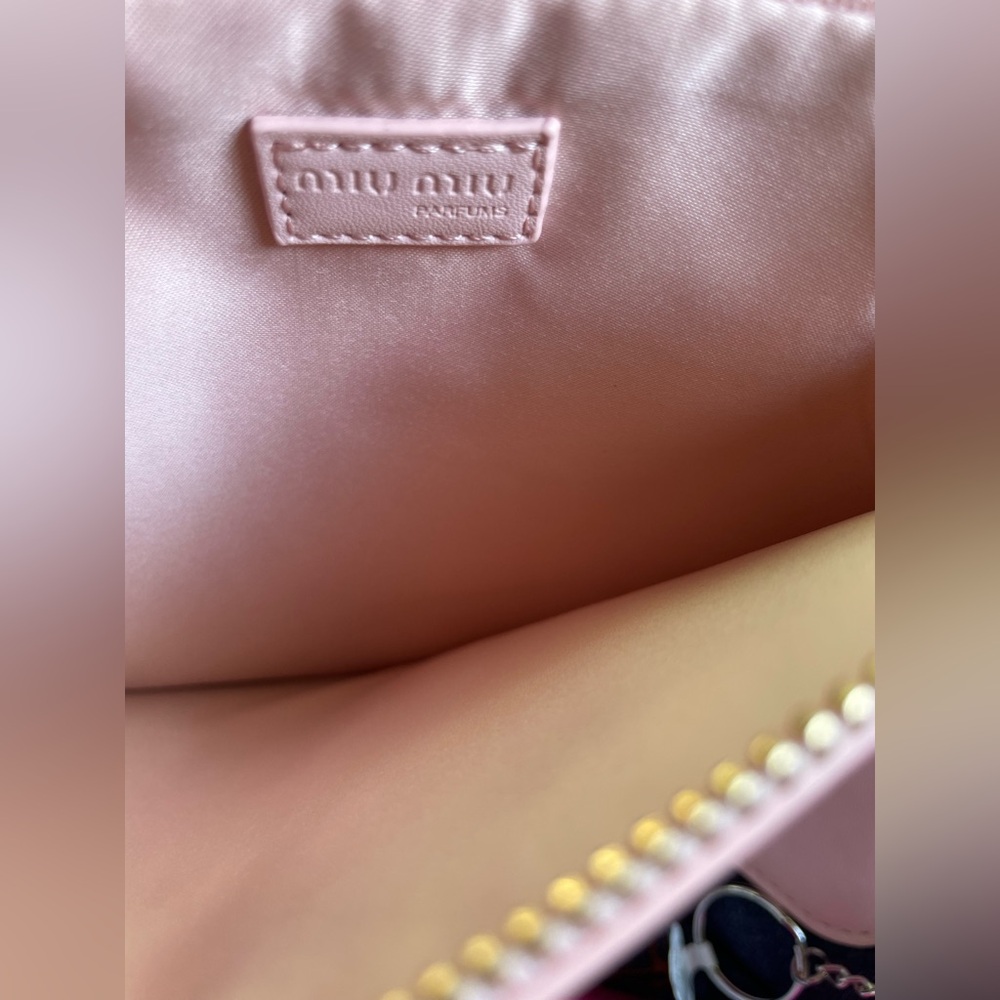 RARE New in Box Miu Miu Pink GWP Crossbody Pouch w/Removable Chain - Picture 5 of 10